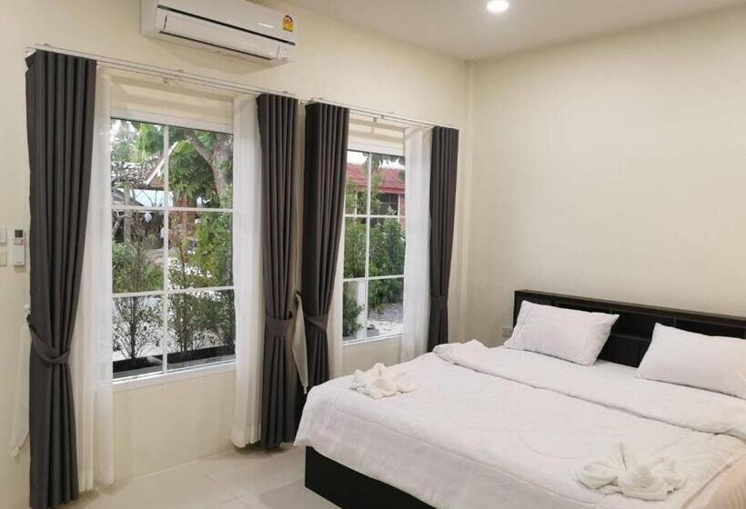 חדר דחוקס עם מיטת קינג, Nst Boutique เอ็นเอสทีบูทีค