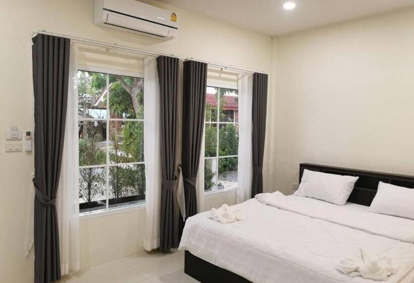 חדר דחוקס עם מיטת קינג, Nst Boutique เอ็นเอสทีบูทีค