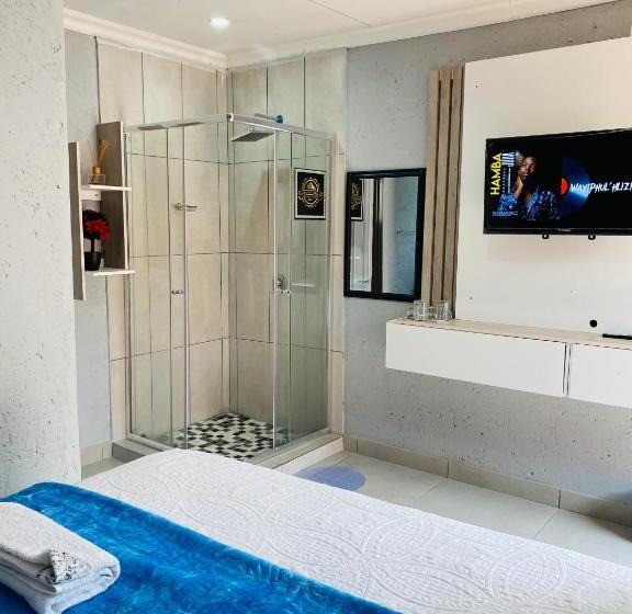 デラックスルーム, Executive Galaxy Guest House Nkowankowa Extension 2