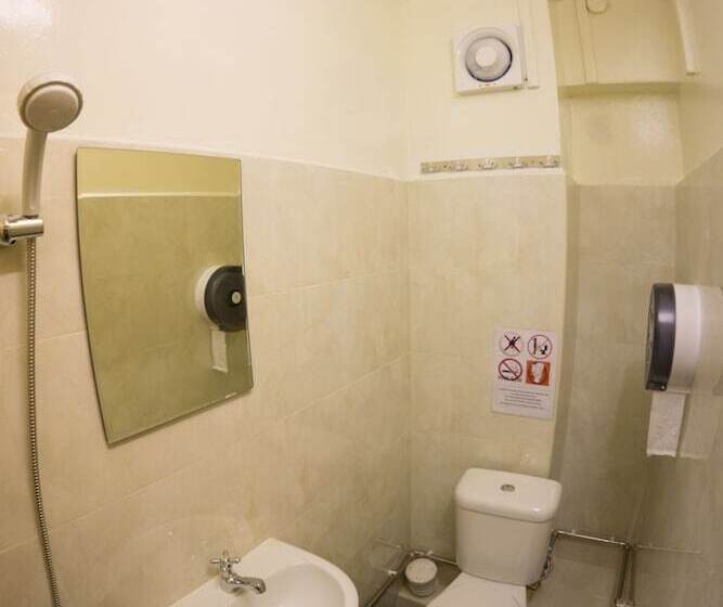 تختخواب در اتاق مشترک, Ark Hostel