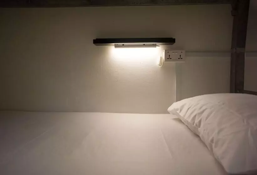 تختخواب در اتاق مشترک, Ark Hostel