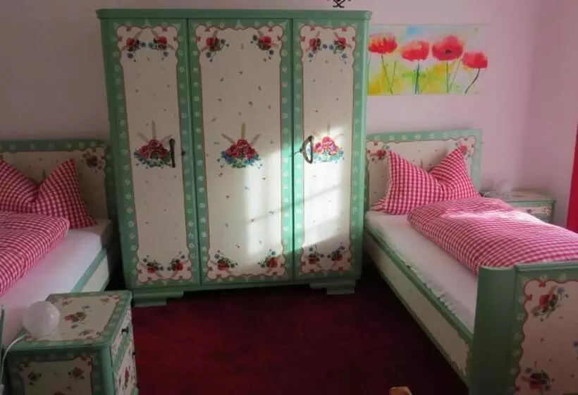 اتاق استاندارد سه نفره, Gästehaus Huber   Traditional Sixties Hostel