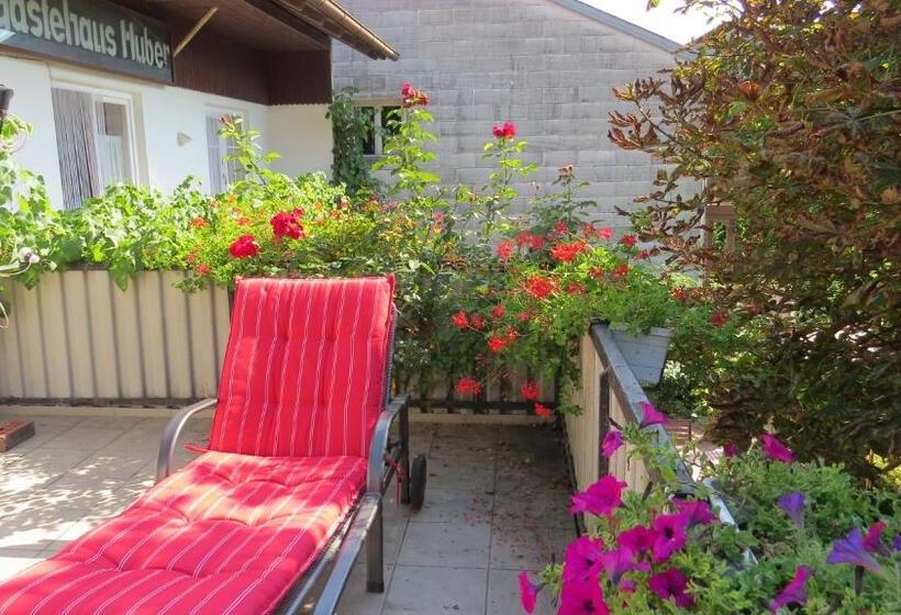 غرفة قياسية مزوَّدة بشُرفة, Gästehaus Huber   Traditional Sixties Hostel