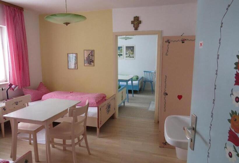 غرفة قياسية رباعية, Gästehaus Huber   Traditional Sixties Hostel
