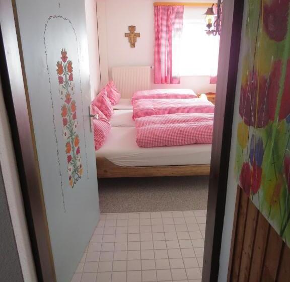 带阳台的三人标准间, Gästehaus Huber   Traditional Sixties Hostel