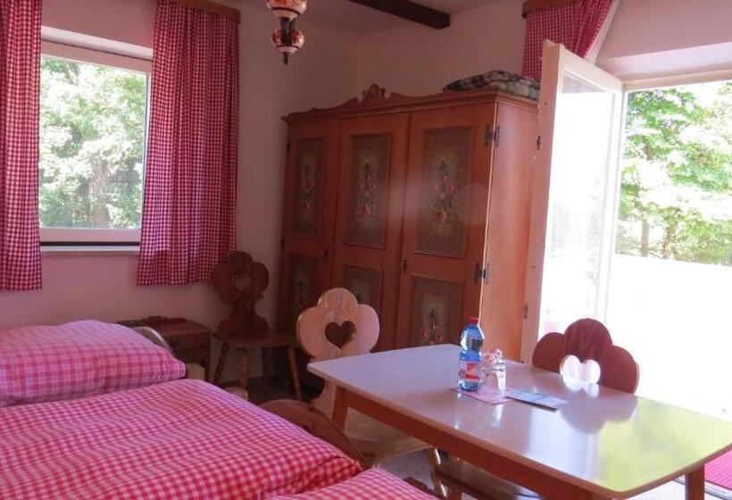 带阳台的三人标准间, Gästehaus Huber   Traditional Sixties Hostel