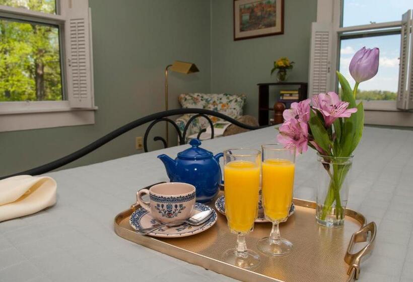 带大床的豪华间, Orchard Inn