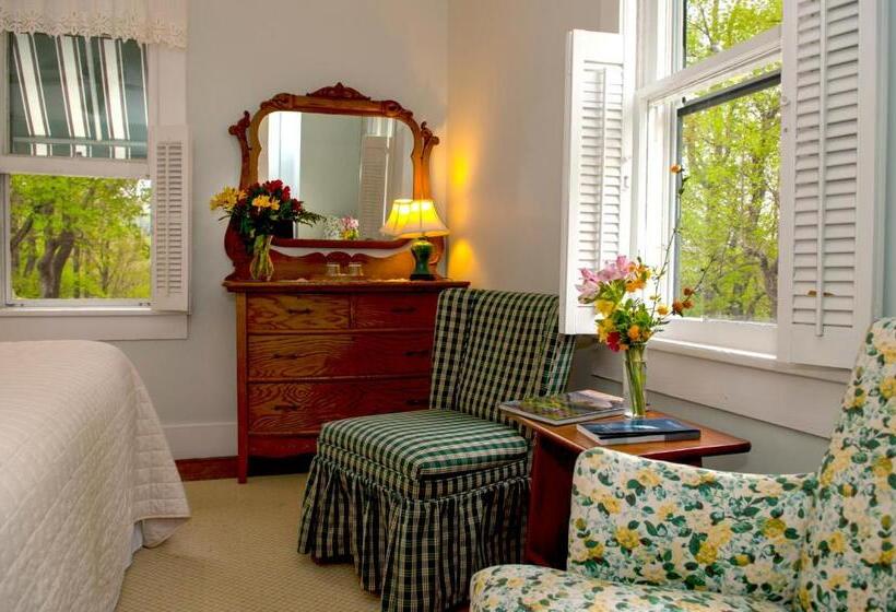 带大床的豪华间, Orchard Inn