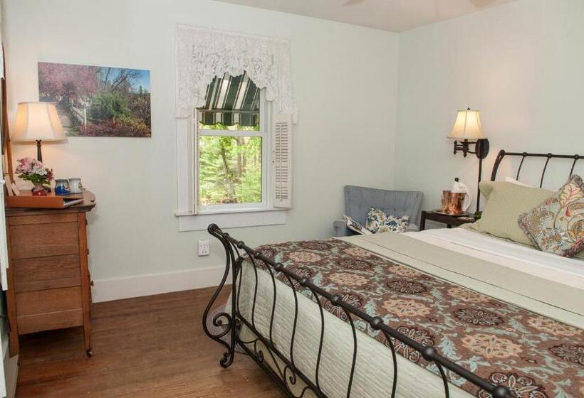 带大床的豪华间, Orchard Inn