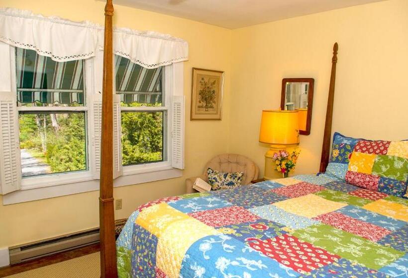 带特大床的标准间, Orchard Inn