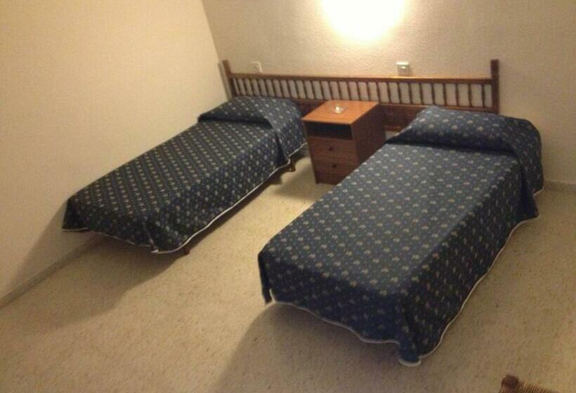 Четырехместный Номер Стандарт, Hostal Solfina