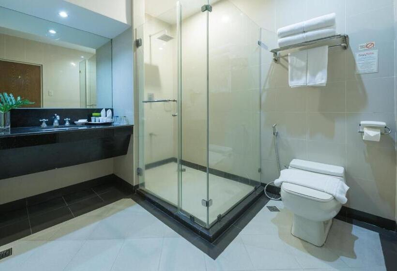 جناح إدارى سرير كينج, Court Meridian Hotel & Suites