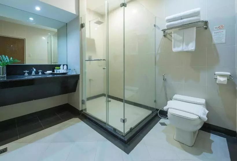 سوئیت اجرایی با تخت کینگ, Court Meridian Hotel & Suites