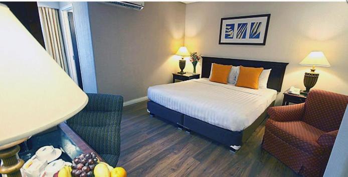 스탠다드 룸 킹사이즈 침대, Court Meridian Hotel & Suites