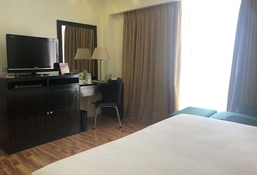 غرفة ديلوكس سرير كينج, Court Meridian Hotel & Suites