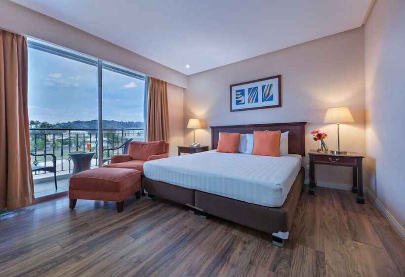 스탠다드 룸 킹사이즈 침대, Court Meridian Hotel & Suites