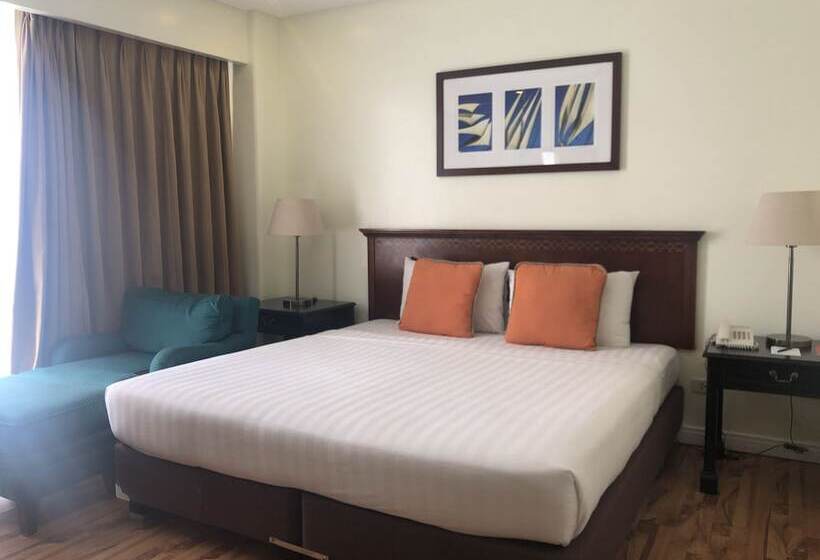 스탠다드 룸 킹사이즈 침대, Court Meridian Hotel & Suites