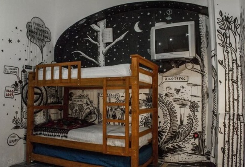 تختخواب در اتاق مشترک, Gente De Más Hostel