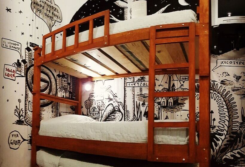 تختخواب در اتاق مشترک, Gente De Más Hostel