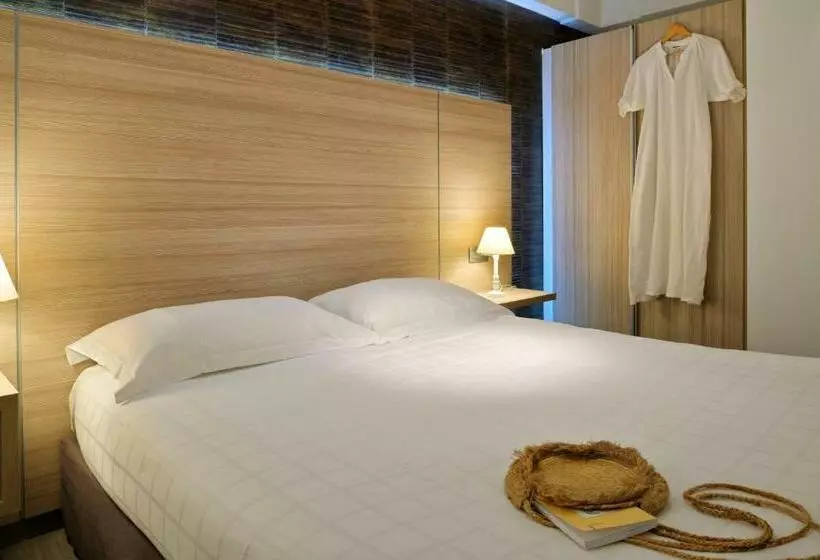 テラス付きスタンダードルーム, Hôtel L Escale Coté Port