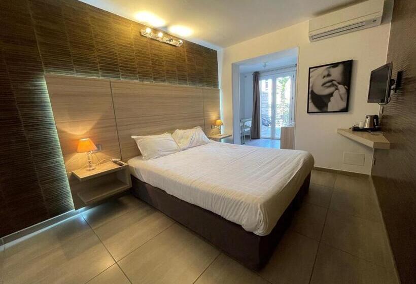 带露台的高档房间, Hôtel L Escale Coté Port