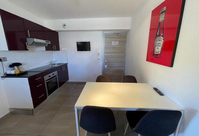 带露台的高档房间, Hôtel L Escale Coté Port