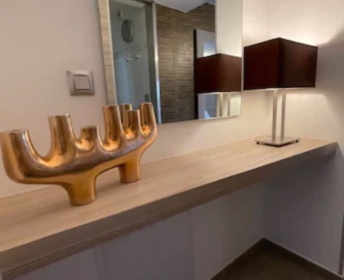 带露台的高档房间, Hôtel L Escale Coté Port