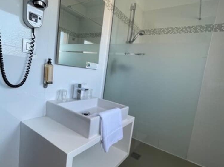 带露台的高档房间, Hôtel L Escale Coté Port