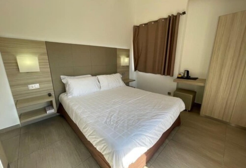 Номер Стандарт с Террасой, Hôtel L Escale Coté Port