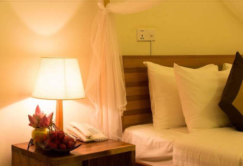 اتاق لوکس, River And Villa