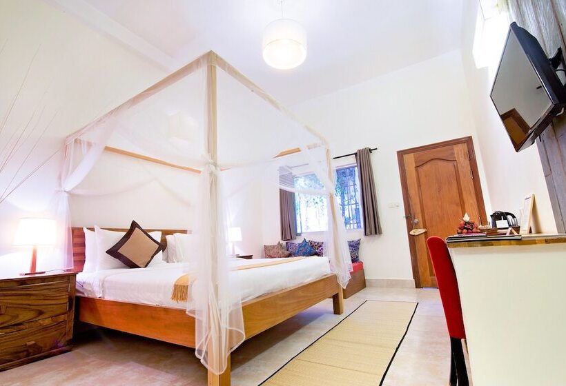 اتاق لوکس, River And Villa