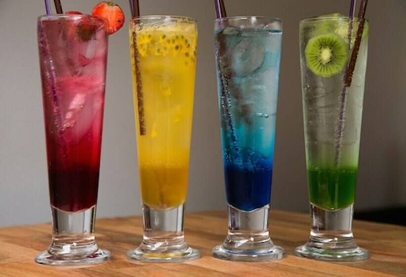 اتاق خانوادگی, River And Villa