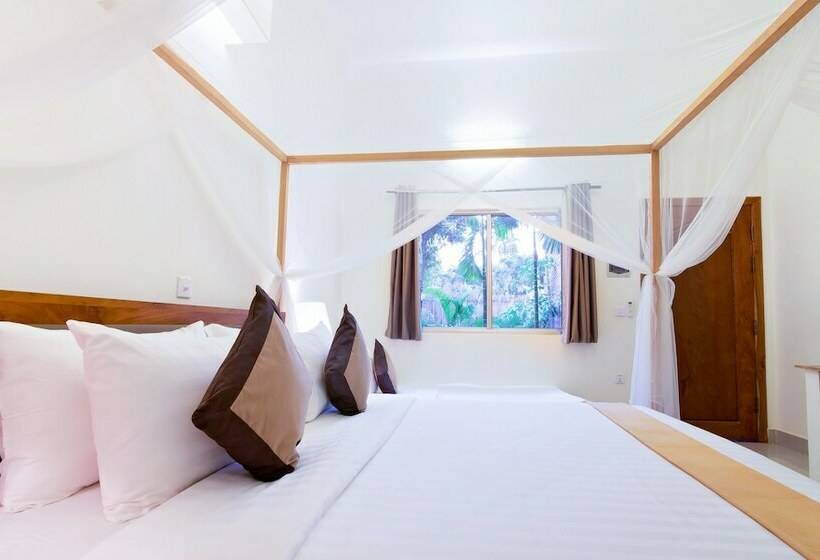 Номер Deluxe, River And Villa