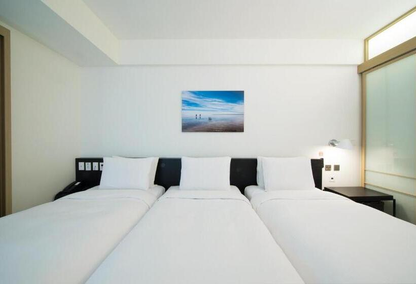 Трехместный Номер Deluxe, Sotetsu Hotels The Splaisir Seoul Myeongdong