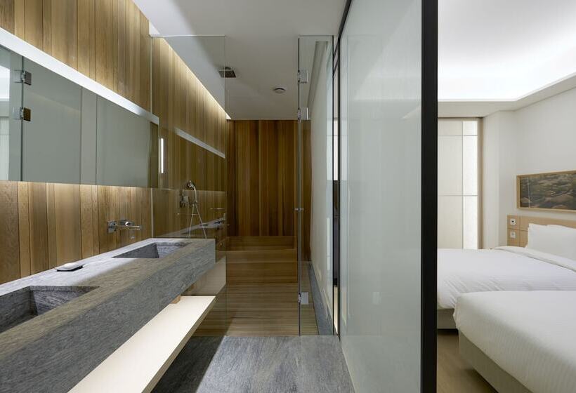 Номер Deluxe, Sotetsu Hotels The Splaisir Seoul Myeongdong