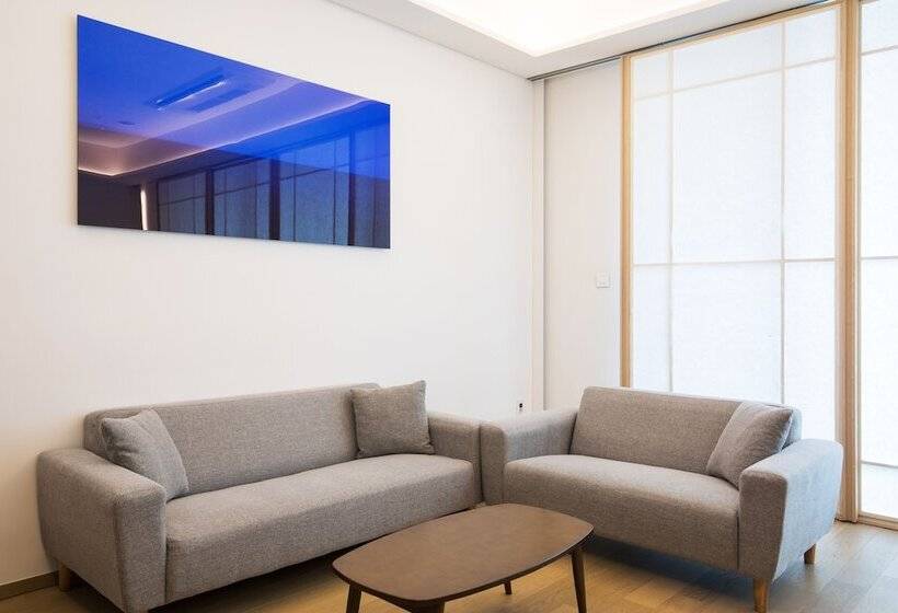 Люкс, Sotetsu Hotels The Splaisir Seoul Myeongdong