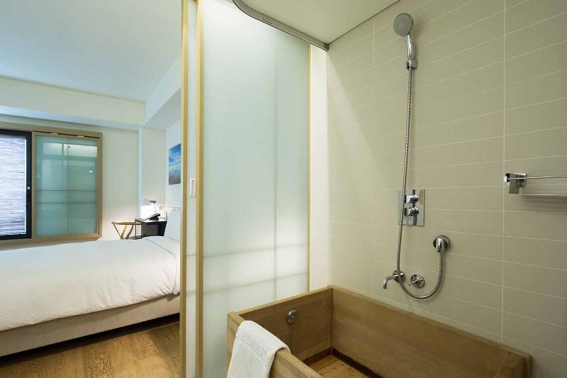 Номер Deluxe, Sotetsu Hotels The Splaisir Seoul Myeongdong