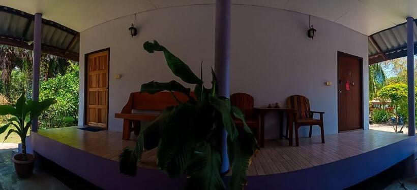 Четырехместный Номер Economy, Ban Tai Resort