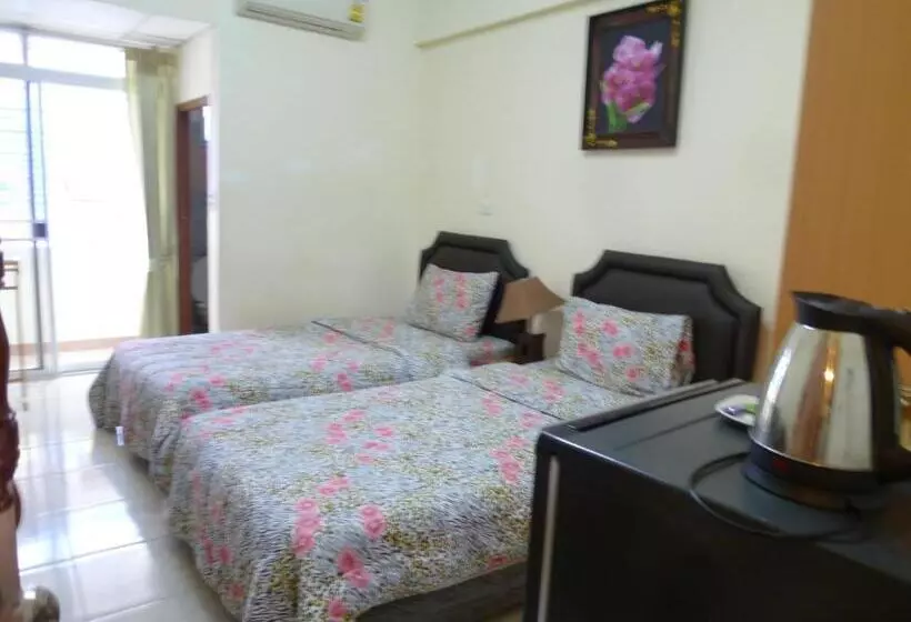 اتاق اکونومی, Vanlisut Hotel Ngamwongwan