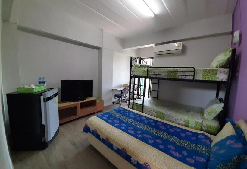 غرفة كلاسيكية رباعية, Vanlisut Hotel Ngamwongwan