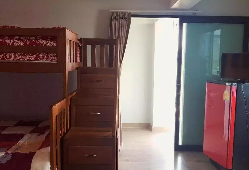 اتاق سوپریور خانوادگی, Vanlisut Hotel Ngamwongwan