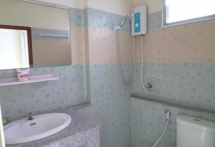 اتاق اکونومی یک تخته, Vanlisut Hotel Ngamwongwan
