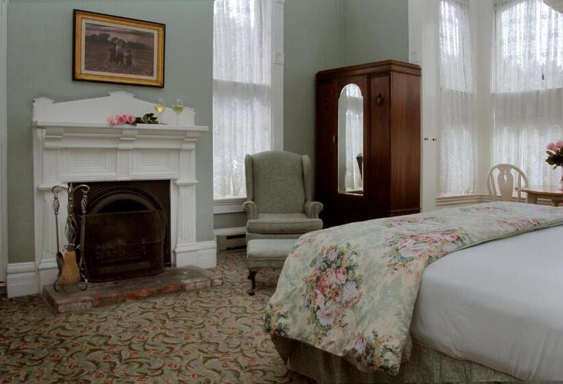 디럭스 룸 킹사이즈 침대, Victorian Inn