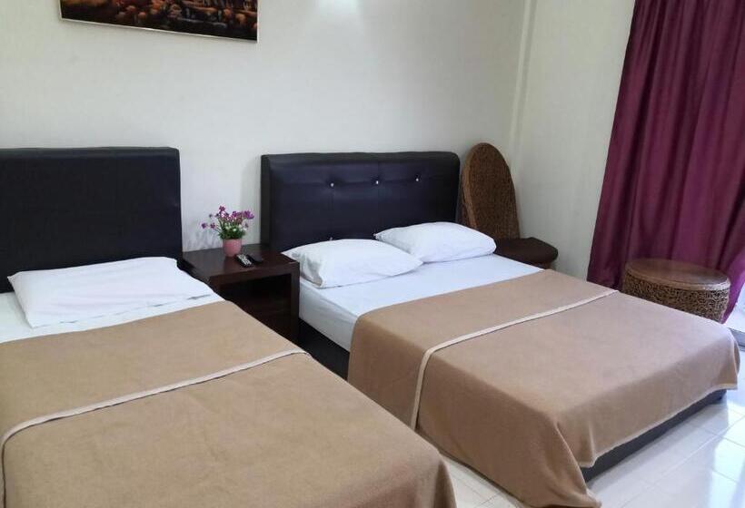 اتاق استاندارد سه تخته با بالکن, Huda Inn