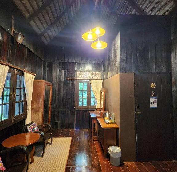 Номер Deluxe, Club One Seven Gay Men  Chiang Mai