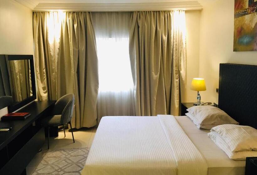 اتاق سوپریور با تخت بزرگ, Summerset Continental Hotel Maitama By T E L E Hospitality