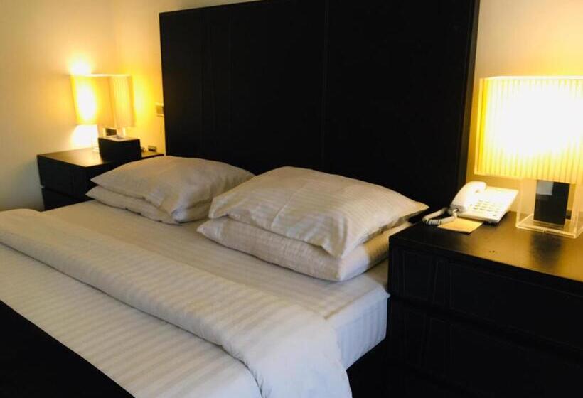 اتاق لوکس با تخت بزرگ, Summerset Continental Hotel Maitama By T E L E Hospitality