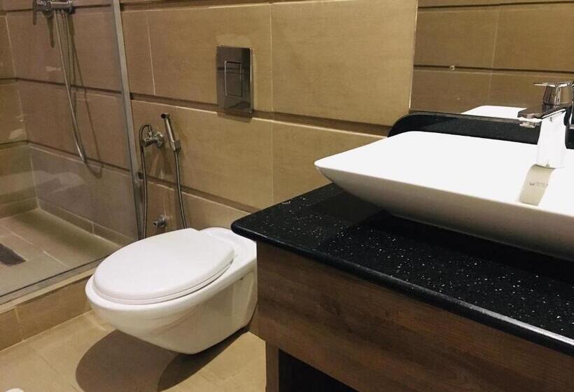 اتاق لوکس با تخت بزرگ, Summerset Continental Hotel Maitama By T E L E Hospitality