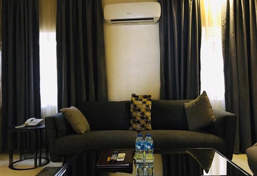 سوییت, Summerset Continental Hotel Maitama By T E L E Hospitality