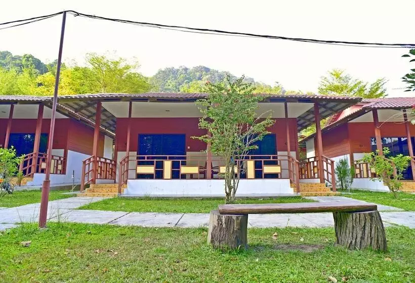 سوییت خانوادگی, Vikri Beach Resort
